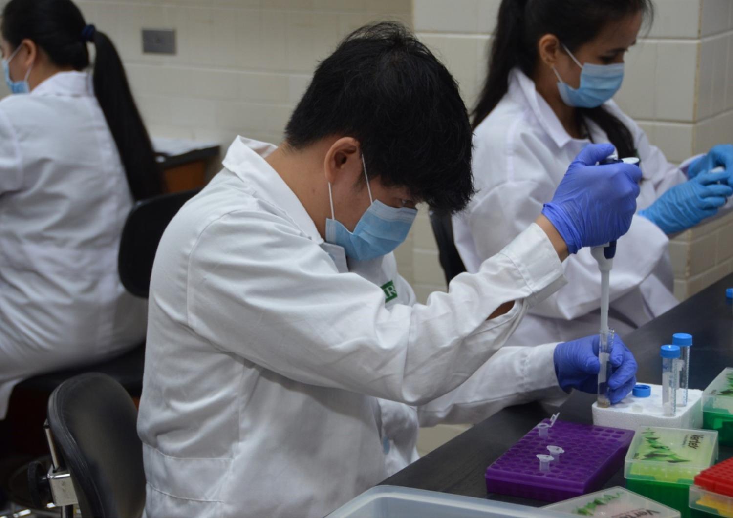 new-initiative-equips-bpi-nsqcs-officials-wtih-bacterial-pabicle-blight-detection-story1