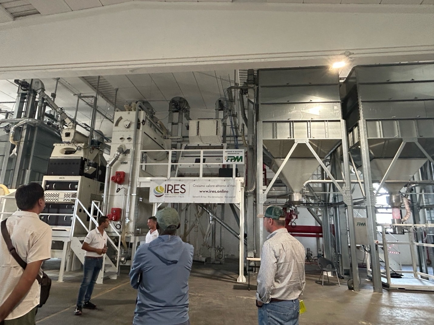 IRRI explores research collaboration with FMC to strengthen rice production in Africa