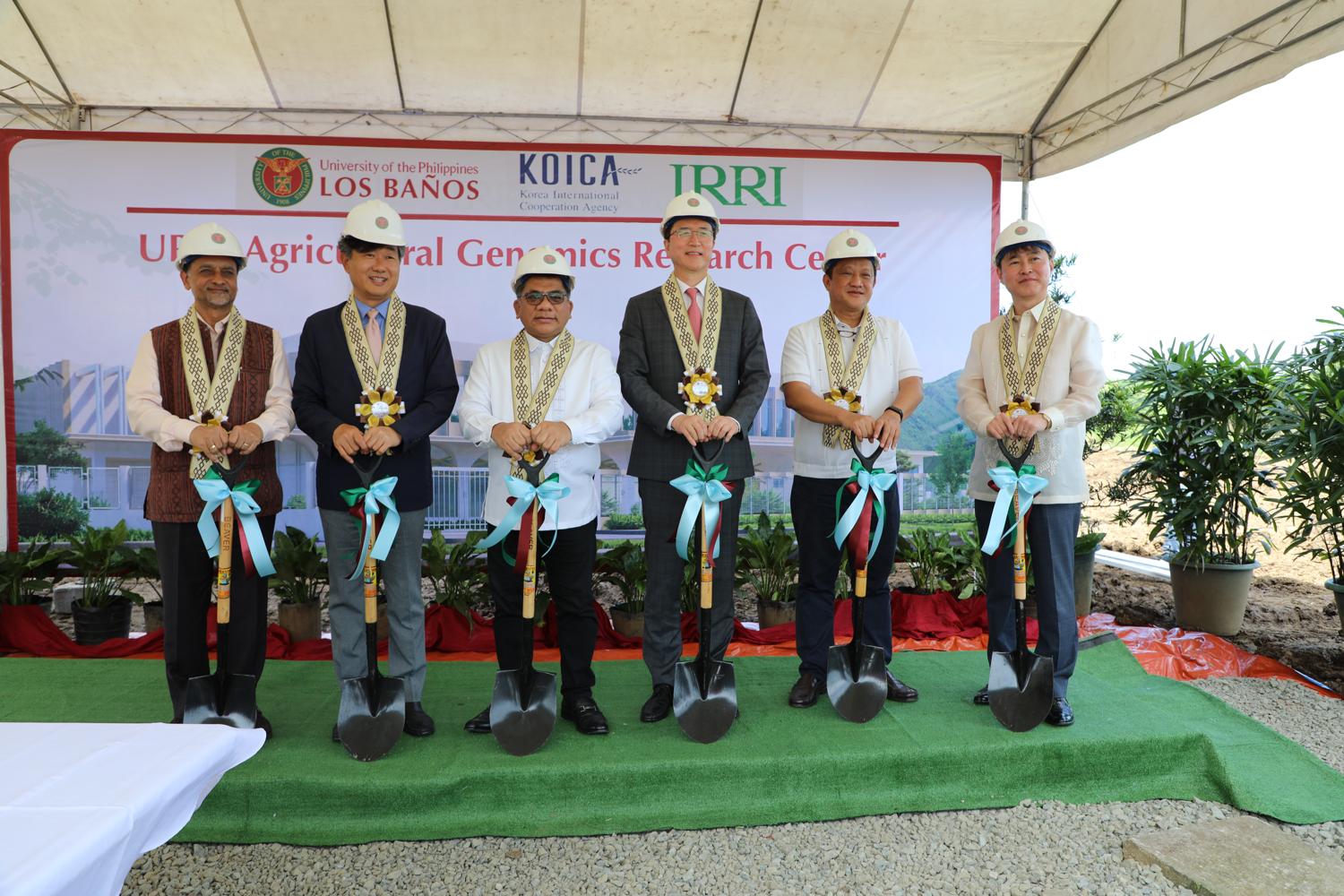 The Capacity-building for Higher Education and the Establishment of Genome Agricultural Research Center at the University of the Philippines Los Banos