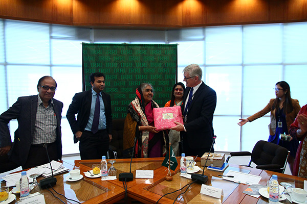 Bangladesh Agriculture Minister hopes for “new era of collaboration” for rice sector durin...