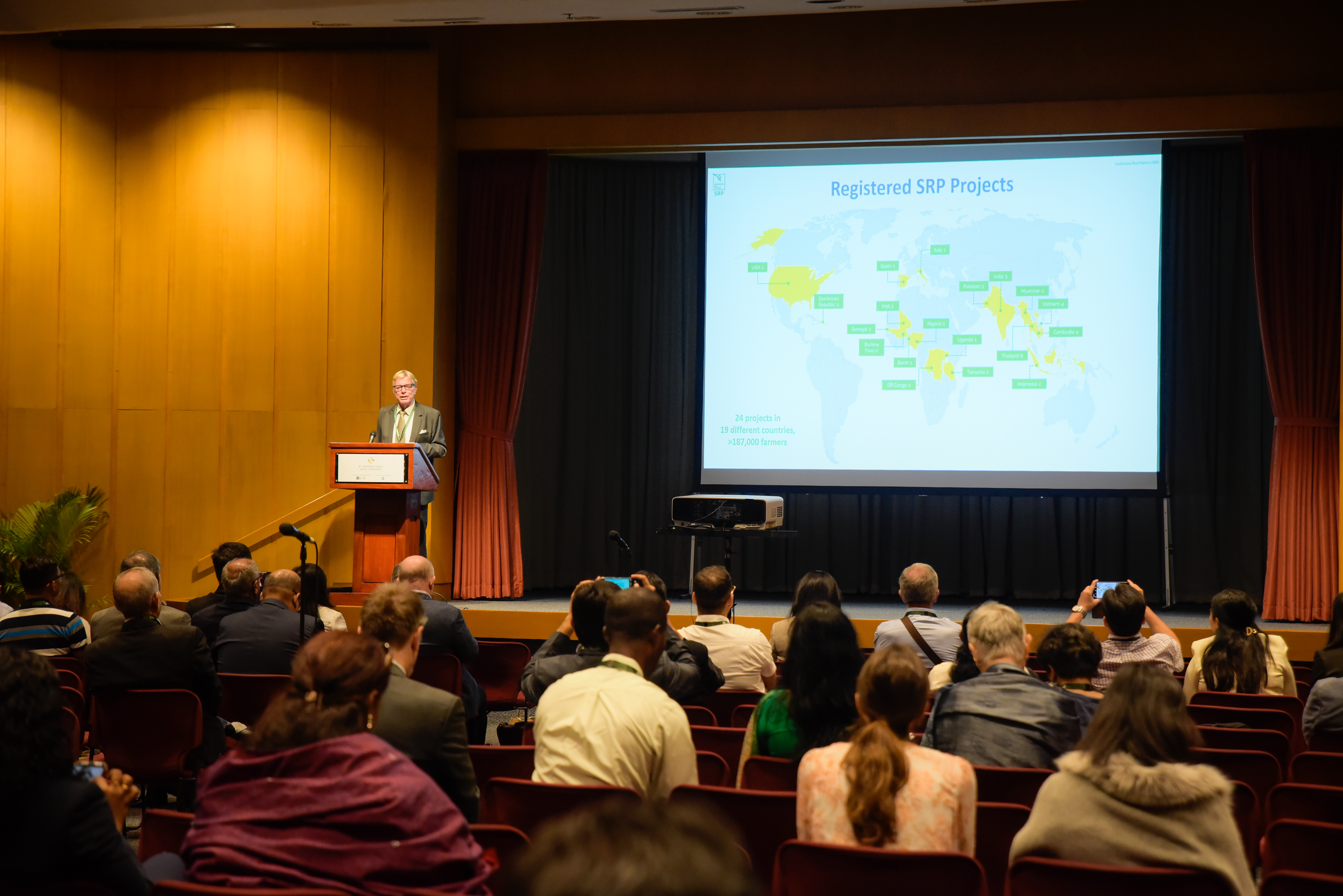 Sustainable Rice Platform presents achievements in promoting clean and green rice production for the past 12 years