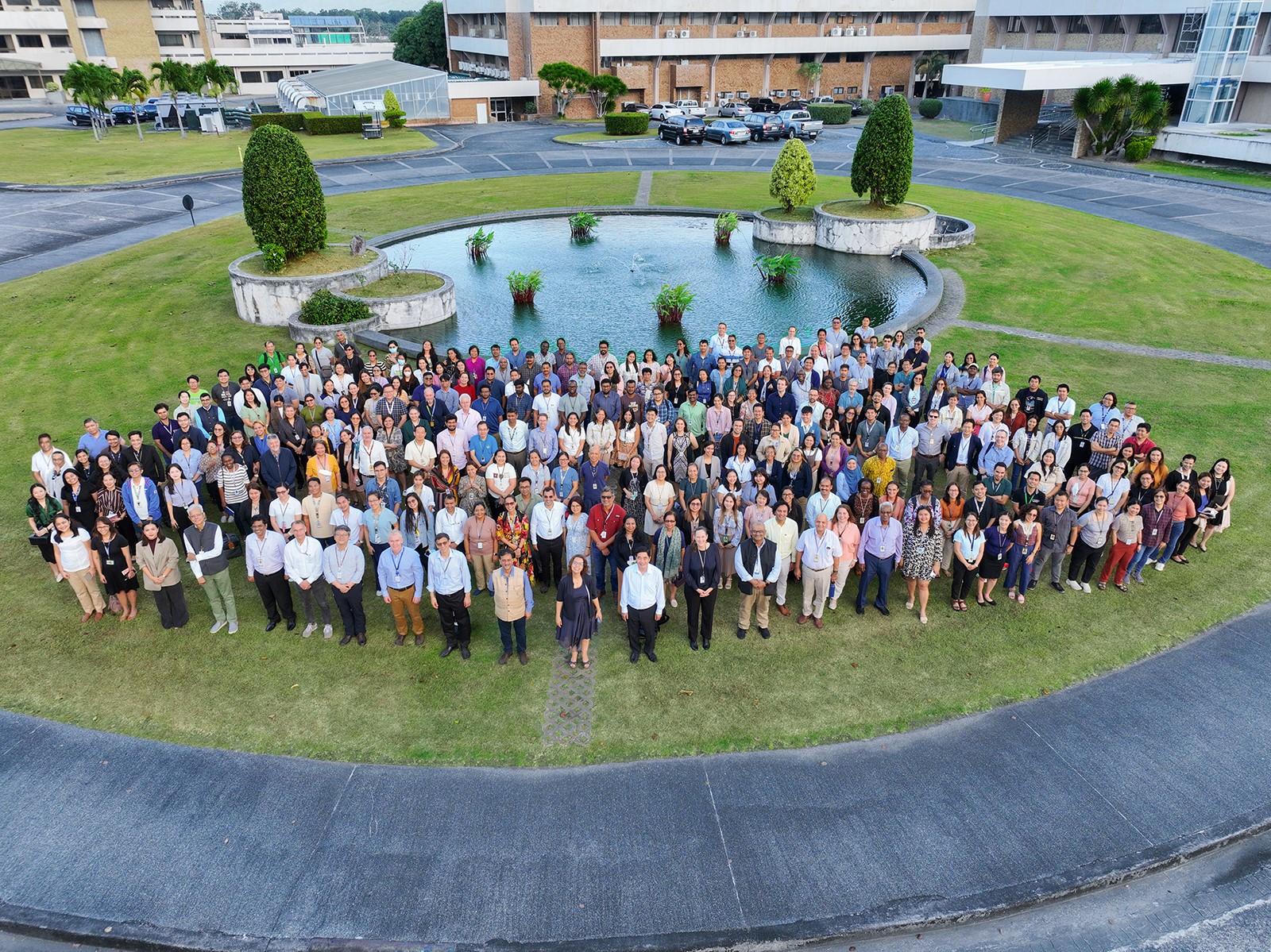 CGIAR Executive Managing Director visits IRRI Headquarters in the Philippines