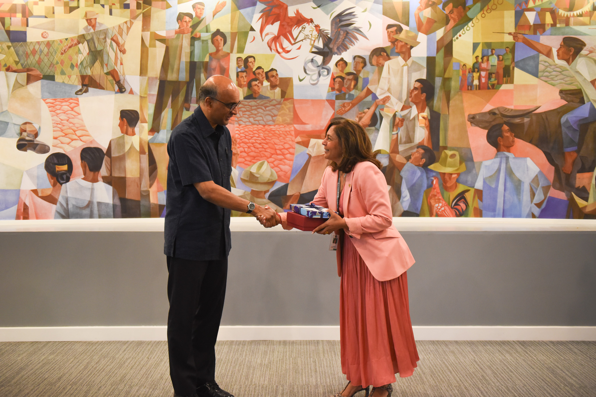 Singapore President H.E. Tharman Shanmugaratnam visits IRRI HQ, explores R&D prospects