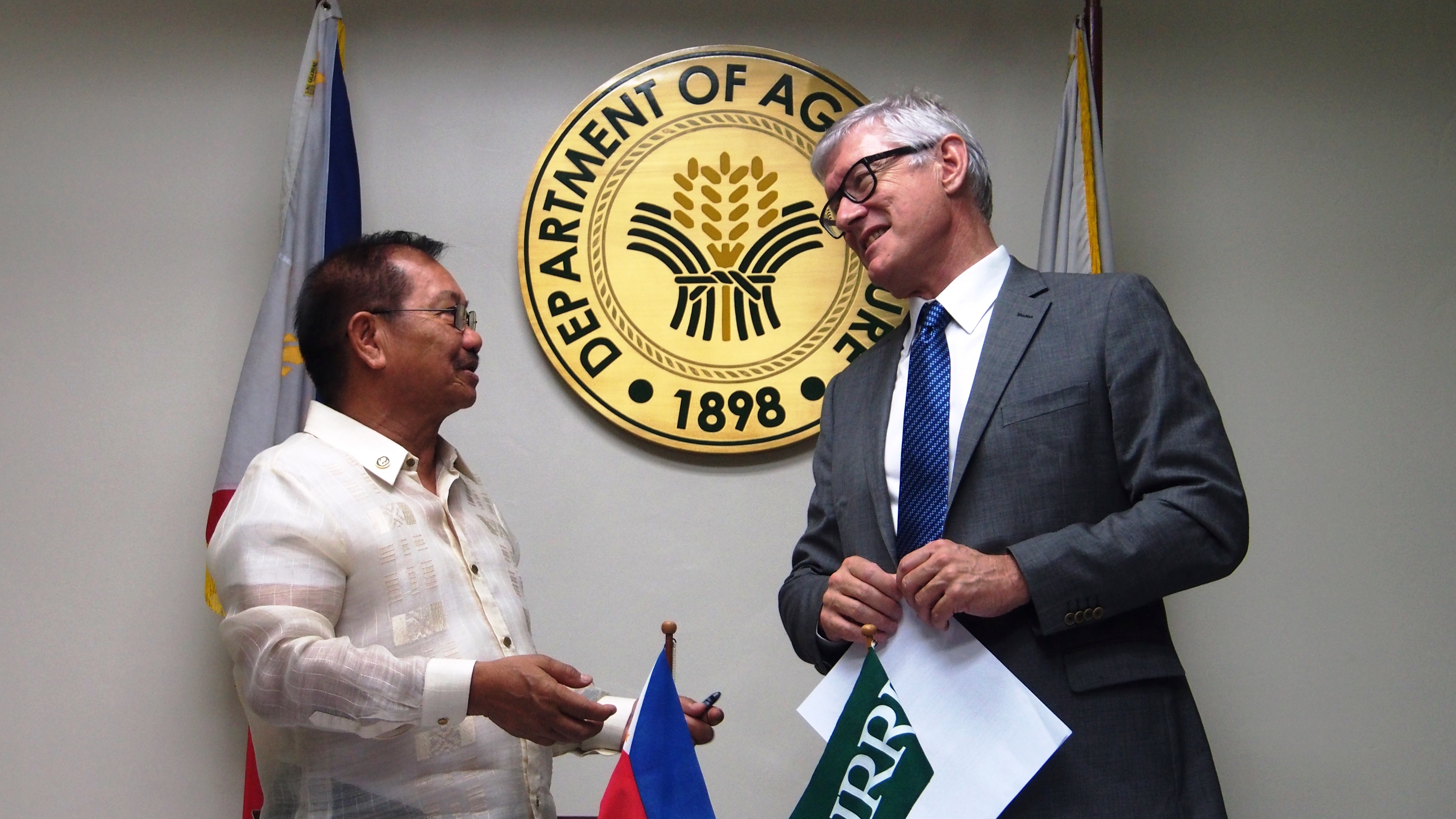 IRRI and Philippine Department of Agriculture renew partnership to invigorate rice sector ...